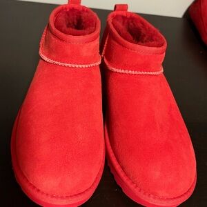 UGG ultra minis ribbon red women’s